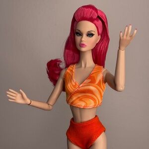 Integrity Toys Poppy Parker Glamour Pink W Club FR Fashion Doll IT Jointed